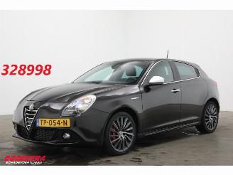 Damaged car Alfa Romeo Giulietta 2.0 JTDm Aut. Exclusive Leder Clima Cruise 2014/5