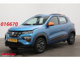 Coche accidentado Dacia Spring Comfort Plus 27 kWh Cruise Camera Navi Airco Leder PDC 37.022 km! 2021/12