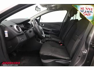 Renault Clio Estate 1.5 dCi ECO Night&Day Navi Airco Cruise PDC AHK picture 16