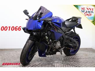 krockskadad bil motor Yamaha  R1 ABS LED Arrow 2015/1