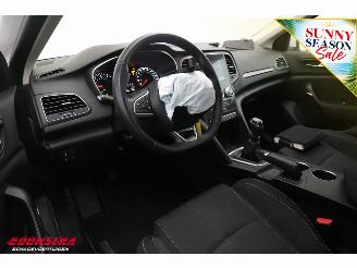 Renault Mégane Estate 1.0 TCe Business Zen Cruise Clima Navi Bluetooth PDC LMV picture 17