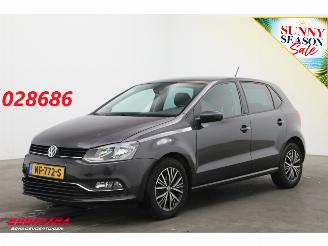 Vaurioauto  passenger cars Volkswagen Polo 1.2 TSI Comfortline 5-drs Airco SHZ Bluetooth PDC 2016/9