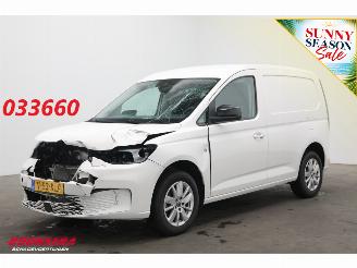 Vaurioauto  commercial vehicles Volkswagen  2.0 TDI Style Clima Cruise Apple/Android PDC 2024/12