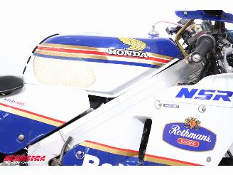 Honda NSR 250 MC18 Rothmans picture 12