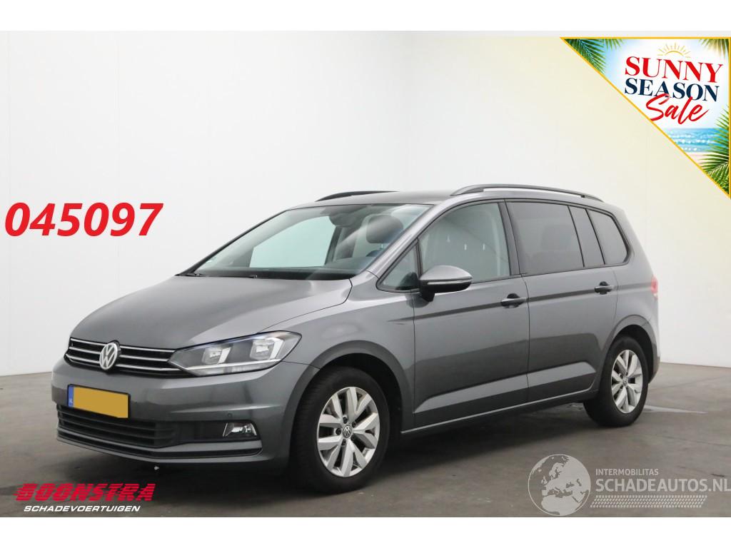 Volkswagen Touran 1.0 TSI Comfortline 7p ACC Navi Clima Camera PDC AHK