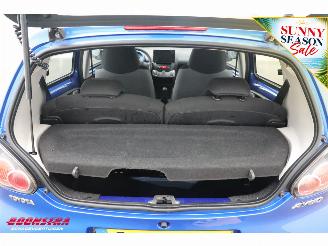 Toyota Aygo 1.0 VVT-i Now 5-drs Airco Navi Bluetooth 92.182 km! picture 22