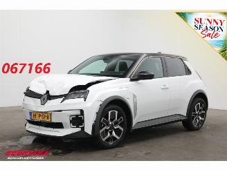 Vaurioauto  passenger cars Renault 5 Urban range techno 40 kWh ACC Clima Apple/Android Camera PDC 2025/6