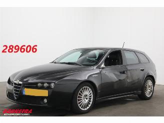 Damaged car Alfa Romeo 159 Sportwagon 2.0 JTD Ti Distinctive Eerste Eigenaar! Navi Clima Cruise PDC AHK 2011/11