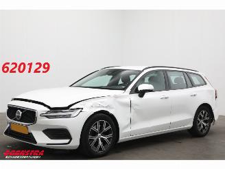 škoda osobní automobily Volvo V-60 2.0 B3 AUT Essential Edition ACC Navi Clima Apple/Android Leder Virtual Camera PDC 2024/10