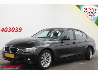 Coche accidentado BMW 3-serie 320i AUT Executive Navi Cruise Clima PDC AHK 152.512 km! 2012/6