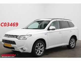 uszkodzony samochody osobowe Mitsubishi Outlander 2.0 PHEV instyle 4WD Schuif/kantel Navi Clima Leder SHZ Camera PDC AHK 2014/9