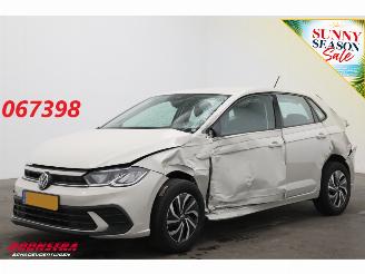 krockskadad bil auto Volkswagen Polo 1.0 TSI Life Virtual ACC Apple/Android 2022/8