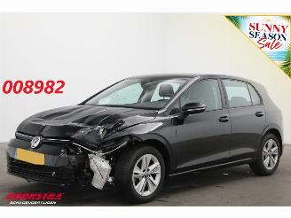 Voiture accidenté Volkswagen Golf 1.0 TSI Life Virtual ACC Apple/Android Clima PDC 2020/10