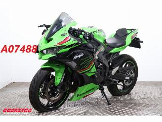 danneggiata motocicli Kawasaki  Ninja ZX-4RR ABS Akrapovic 2.984 km! 2025/11