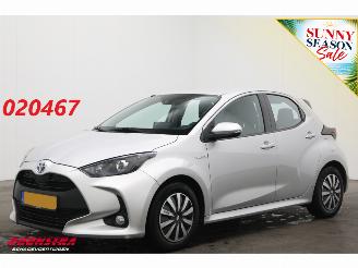 damaged passenger cars Toyota Yaris 1.5 Hybrid Active Cruise Clima SHZ Apple/Android Camera PDC 2020/12