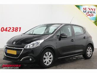 Voiture accidenté Peugeot 208 1.2 PureTech Blue Lease Cruise Airco Apple/Android PDC 2018/7