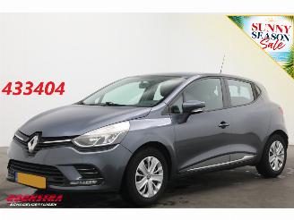 Unfallwagen Renault Clio 0.9 TCe Zen Cruise Navi Airco Bluetooth Dab 2016/10