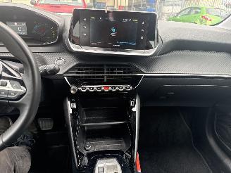 Peugeot 208  picture 8