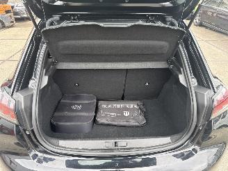 Peugeot 208  picture 5