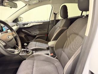 Ford Focus Wagon 1.0 EcoBoost Trend Edition picture 39