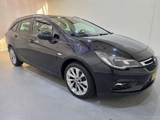 Damaged car Opel Astra SPORTS TOURER 1.0 Innovation 77Kw Bjr.2016 2016/6