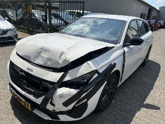 Schadeauto Peugeot 308 SW 1.2 PureTech Active Pack Business 2023/2