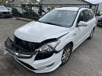 Schadeauto Hyundai I-30 CW   1.4i   i-Motion 2012/7