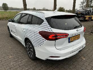 Ford Focus 1.0 EcoBoost Hybrid Titanium  Stationcar picture 10