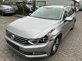 krockskadad bil auto Volkswagen Passat Stationcar 1.4 TSI  Automaat Connected 2017/2