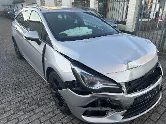 Opel Astra Sports Tourer 1.2 Ultimate picture 3
