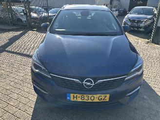 Opel Astra Sports Tourer 1.5 CDTI  Launch Edition   ( met motorschade ) picture 2