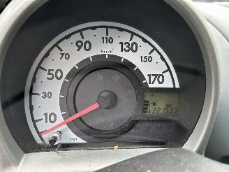 Peugeot 107 1.0-12V  Millesim 200   5 Drs-Airco picture 8