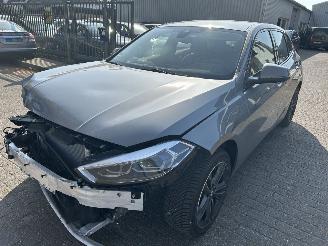 krockskadad bil auto BMW 1-serie 118i  Automaat   ( Nieuw prijs 47000,00 ) 2024/8