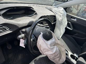 Peugeot 308 SW  1.2 PureTech  Bluelease Active picture 13