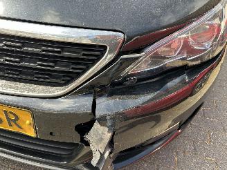 Peugeot 308 SW  1.2 PureTech  Bluelease Active picture 2