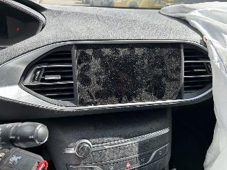 Peugeot 308 SW  1.2 PureTech  Bluelease Active picture 11