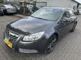 krockskadad bil auto Opel Insignia Sportstourer  1.6 2011/5