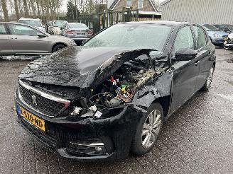 Auto incidentate Peugeot 308 1.2 PureTech   5 drs 2021/6