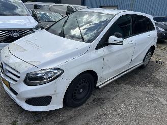 uszkodzony samochody osobowe Mercedes B-klasse 220 D  Automaat 2018/11