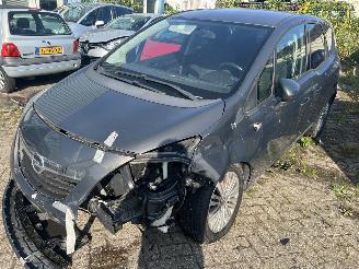 krockskadad bil auto Opel Meriva 1.4 Cosmo 2013/10