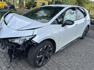 Voiture accidenté Cupra Born Essential 63 KwH    170 KW 2024/8