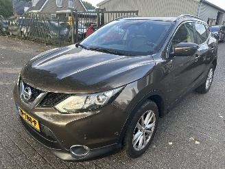 krockskadad bil auto Nissan Qashqai 1.2 DIG-T  Automaat  ( Leer-Panoramadak ) 2016/7
