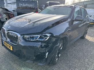 Coche accidentado BMW iX3 Executive ( Panoramadak-Leer ) 80kWh 2022/10