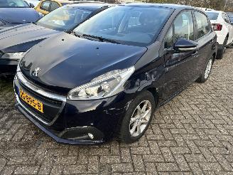Schadeauto Peugeot 208 1.2 PureTech Active 2016/3