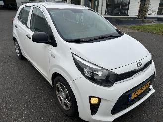 Schadeauto Kia Picanto 1.0 2017/7
