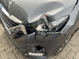 Peugeot 108 1.0 e-VTI  Allure Top picture 2