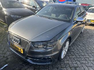 skadebil auto Audi A3 Sportback E tron 1.4 Automaat 2015/12