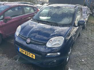 krockskadad bil auto Fiat Panda 0.9 Twinair lounge 2012/7