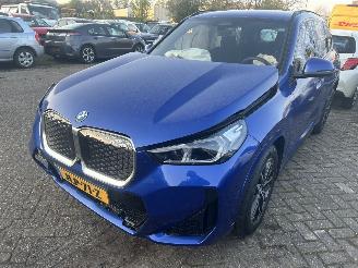 damaged passenger cars BMW iX1 E Drive 20 M Sport Edition  ( Nieuwprijs 58000,00 ) 2025/11