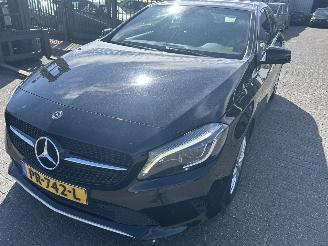 Mercedes A-klasse 180 D   ( schadevrij ) picture 1